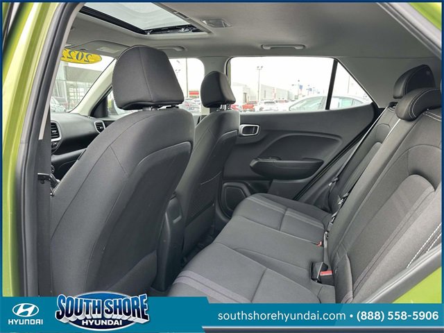 Certified 2022 Hyundai Venue SEL image 11