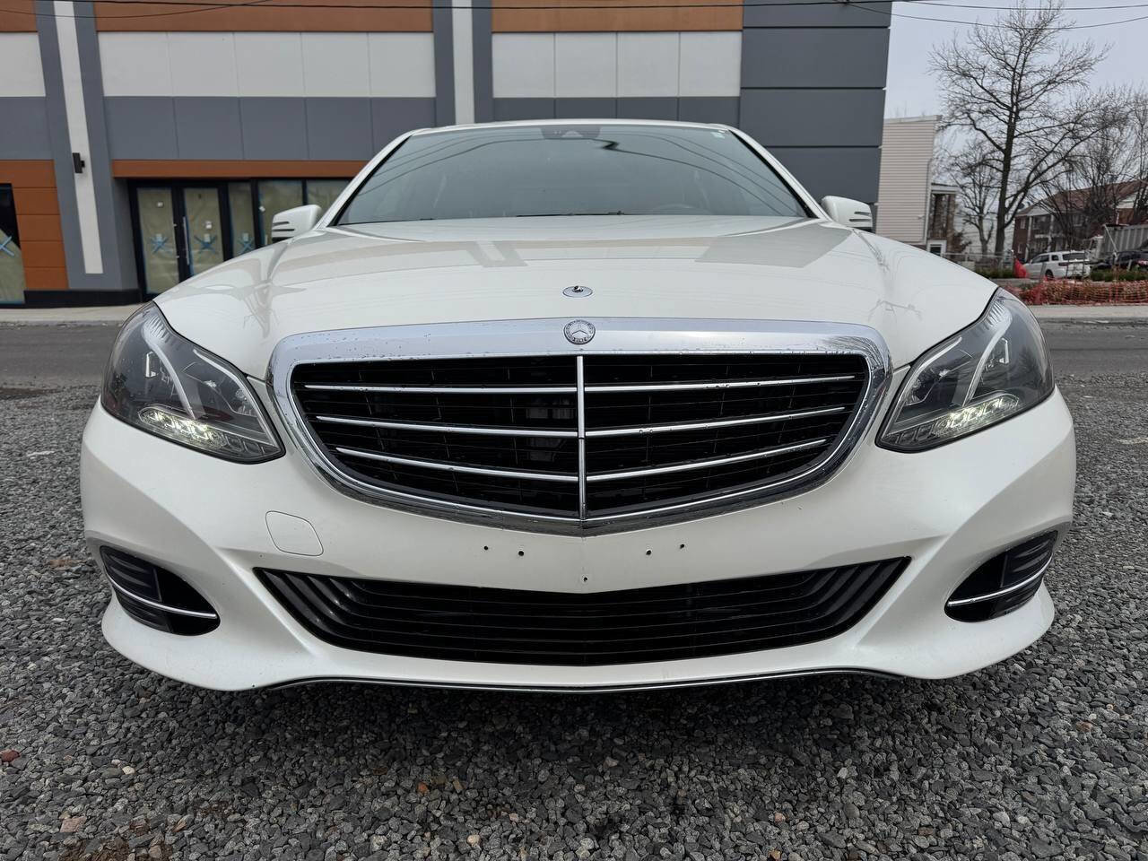 Used 2014 Mercedes-Benz E 350 E 350 Luxury 4MATIC AWD 4dr Se image 2