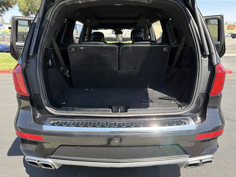 Used 2015 Mercedes-Benz GL 63 AMG 4MATIC image 27