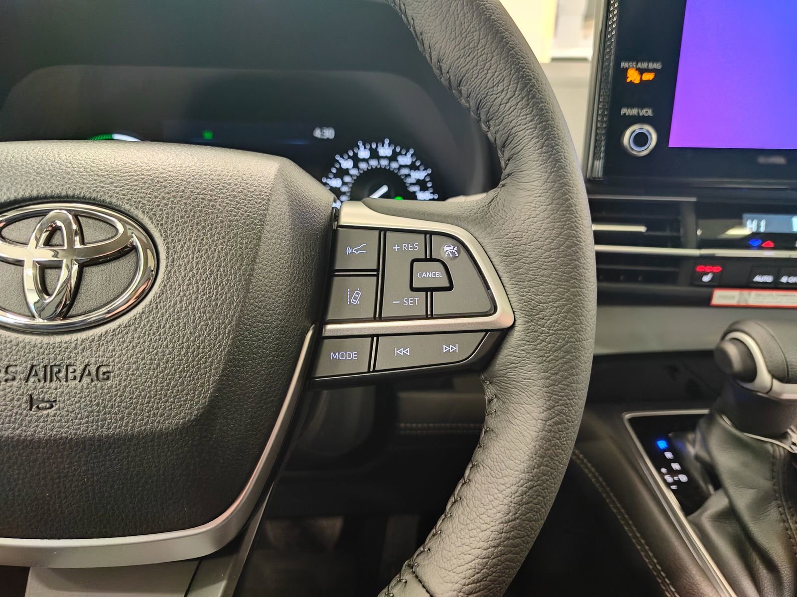 New 2026 Toyota Sienna XLE image 24