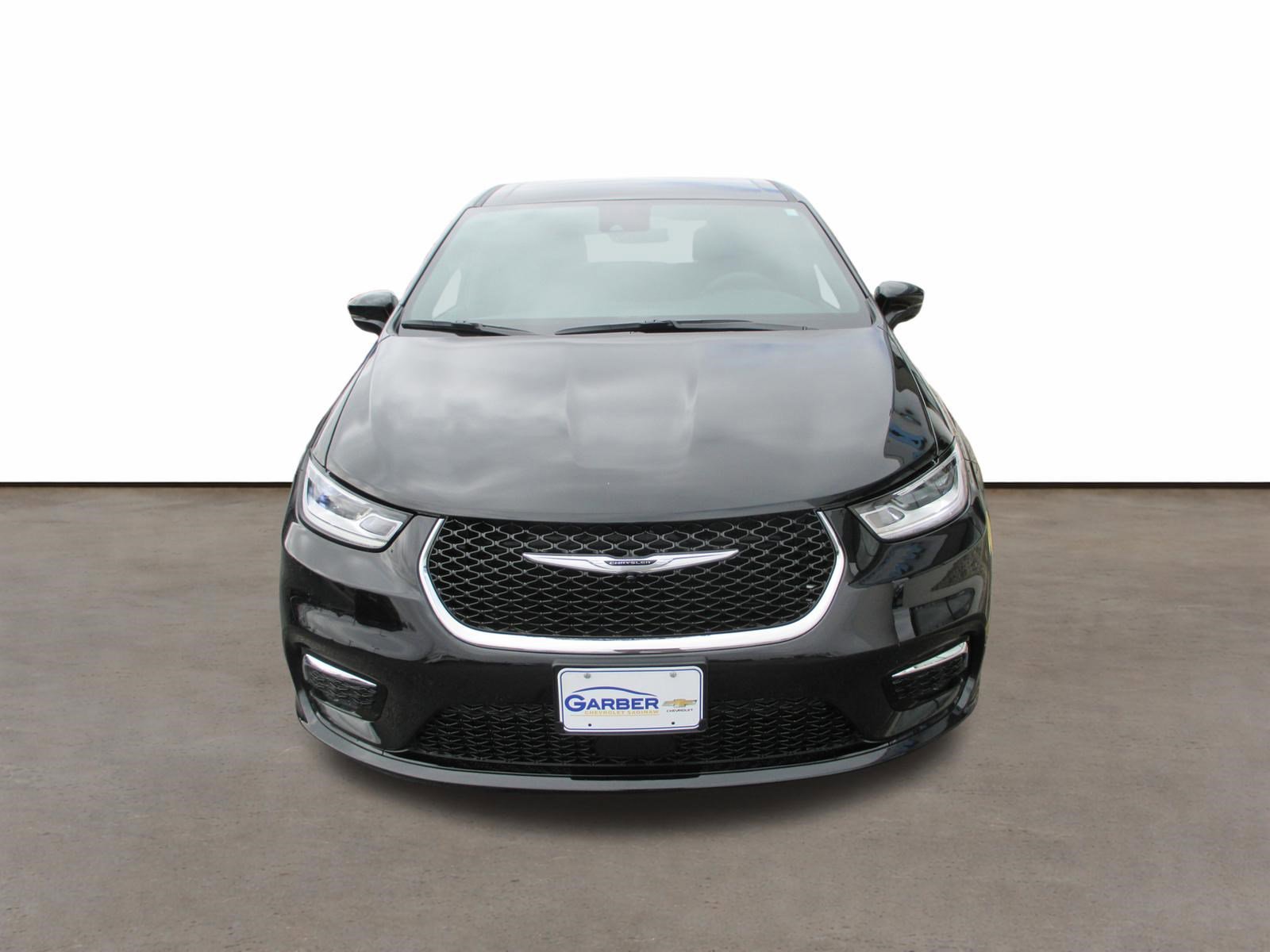 Used 2026 Chrysler Pacifica Select image 8