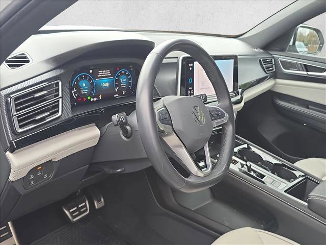 Used 2024 Volkswagen Atlas Cross Sport SEL Premium R-Line image 8