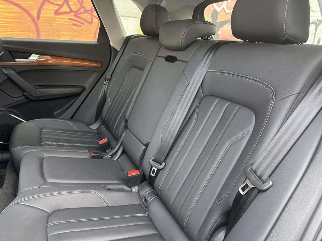 Used 2023 Audi Q5 2.0T Premium w/ Convenience Package image 16