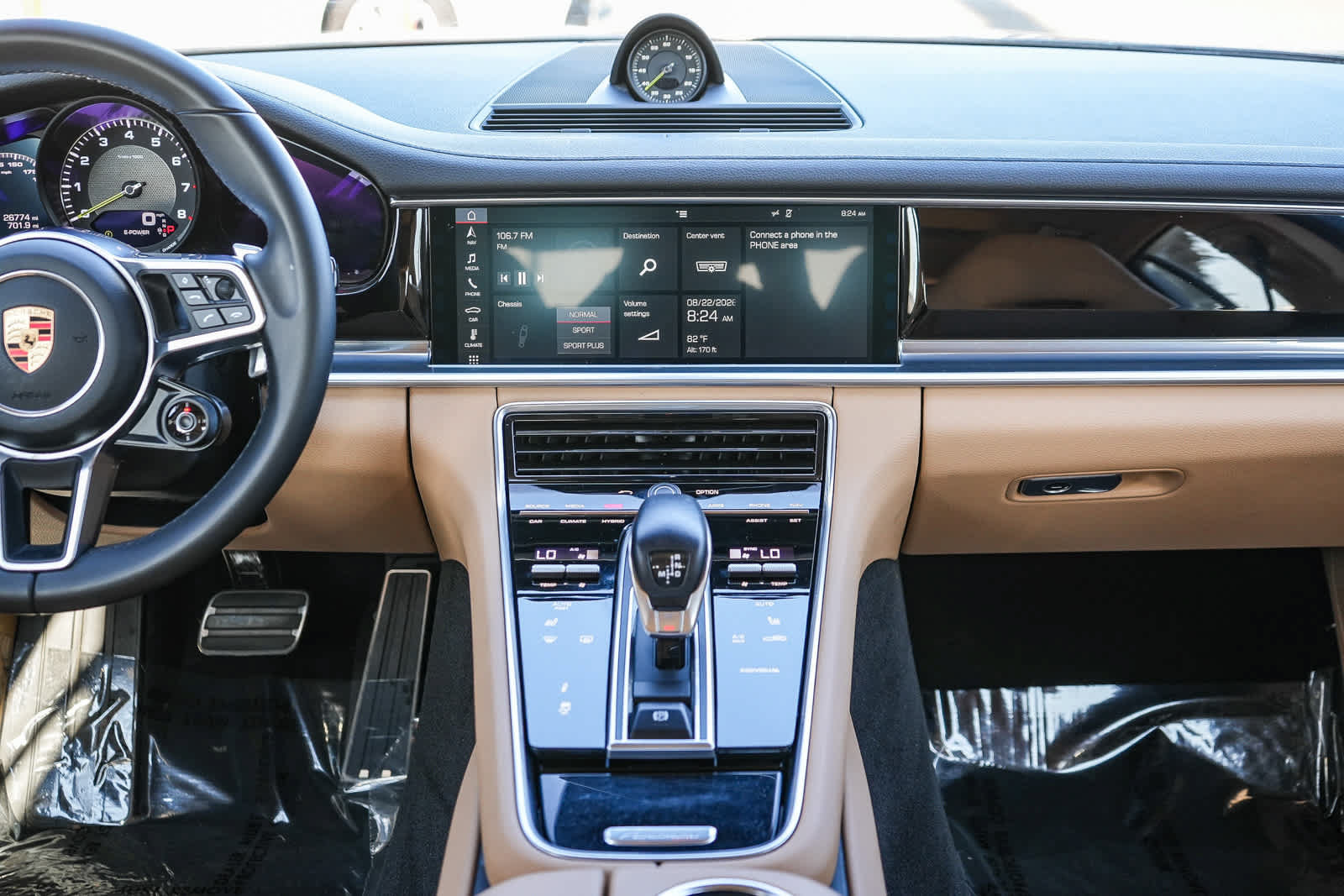 Used 2019 Porsche Panamera 4 AWD/4WD image 16