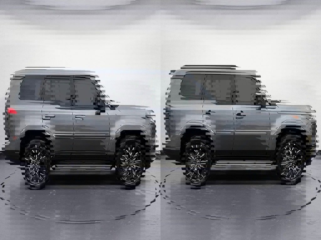 Used 2025 Lexus GX 550 w/ Accessory Package (2T) image 7