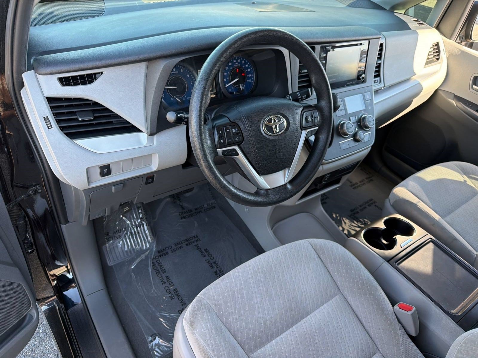 Used 2020 Toyota Sienna LE AWD/4WD image 4
