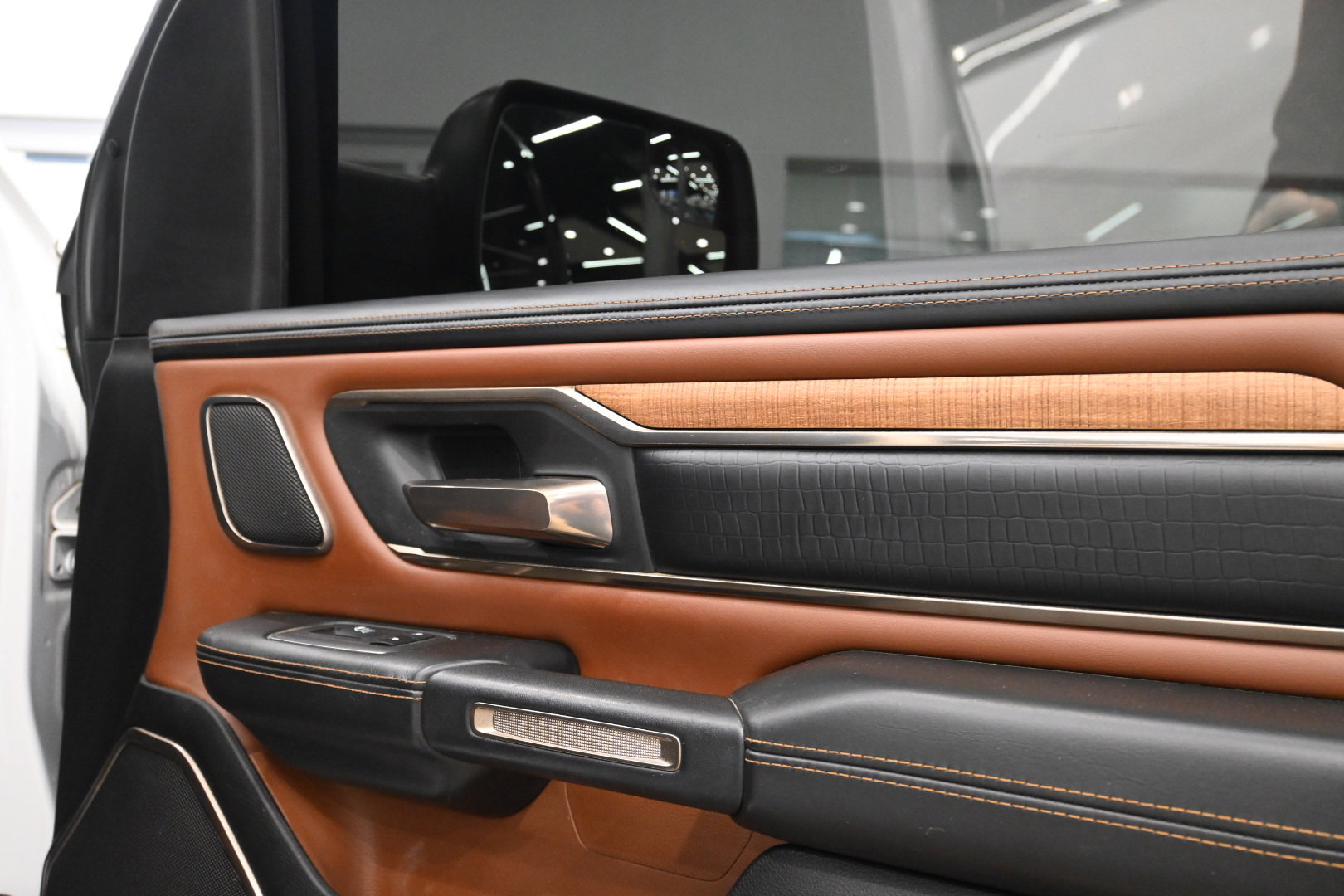 Used 2019 RAM 1500 Limited image 16