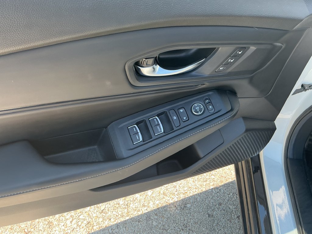 Used 2023 Honda Accord Sport image 11