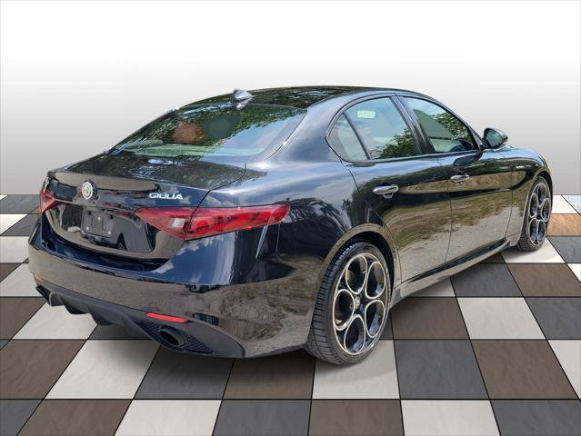 Used 2023 Alfa Romeo Giulia Veloce RWD image 4