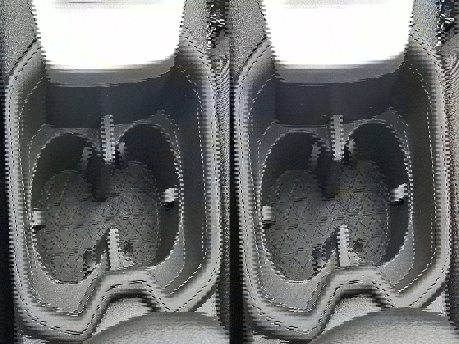 Used 2022 Toyota RAV4 XLE w/ Convenience Package image 27