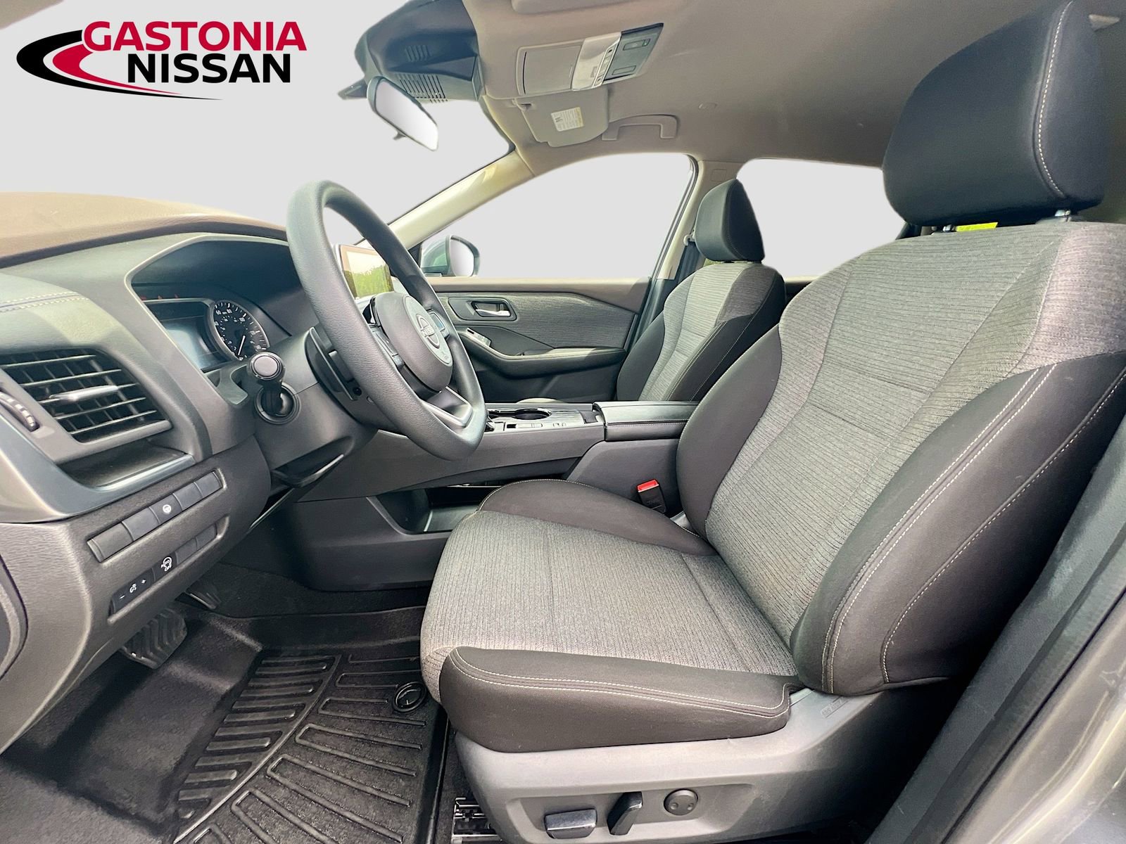 Used 2023 Nissan Rogue SV image 26