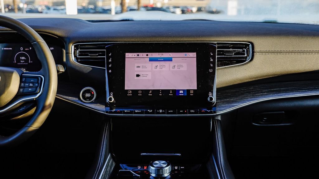 Used 2024 Jeep Wagoneer Series II w/ Flexible Seating Group image 16