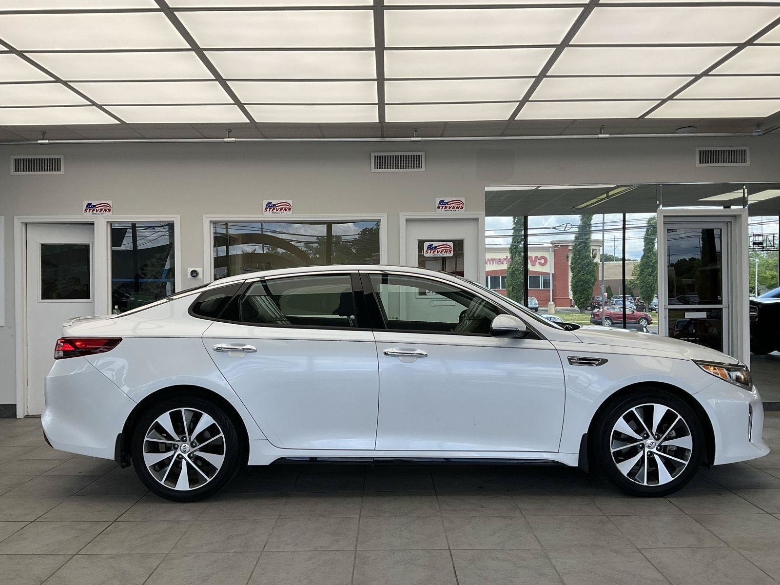 Used 2018 Kia Optima S w/ Pano Sport Package FWD image 4