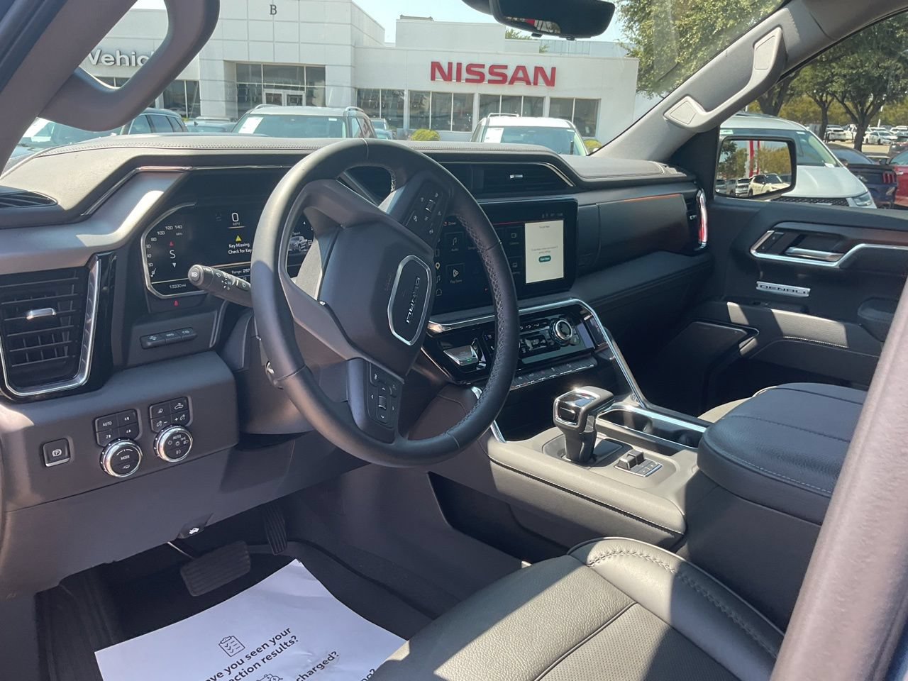 Used 2025 GMC Sierra 1500 Denali w/ Technology Package AWD/4WD image 11