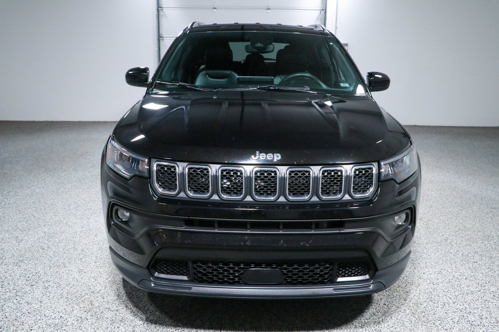 Used 2024 Jeep Compass Latitude AWD/4WD image 4