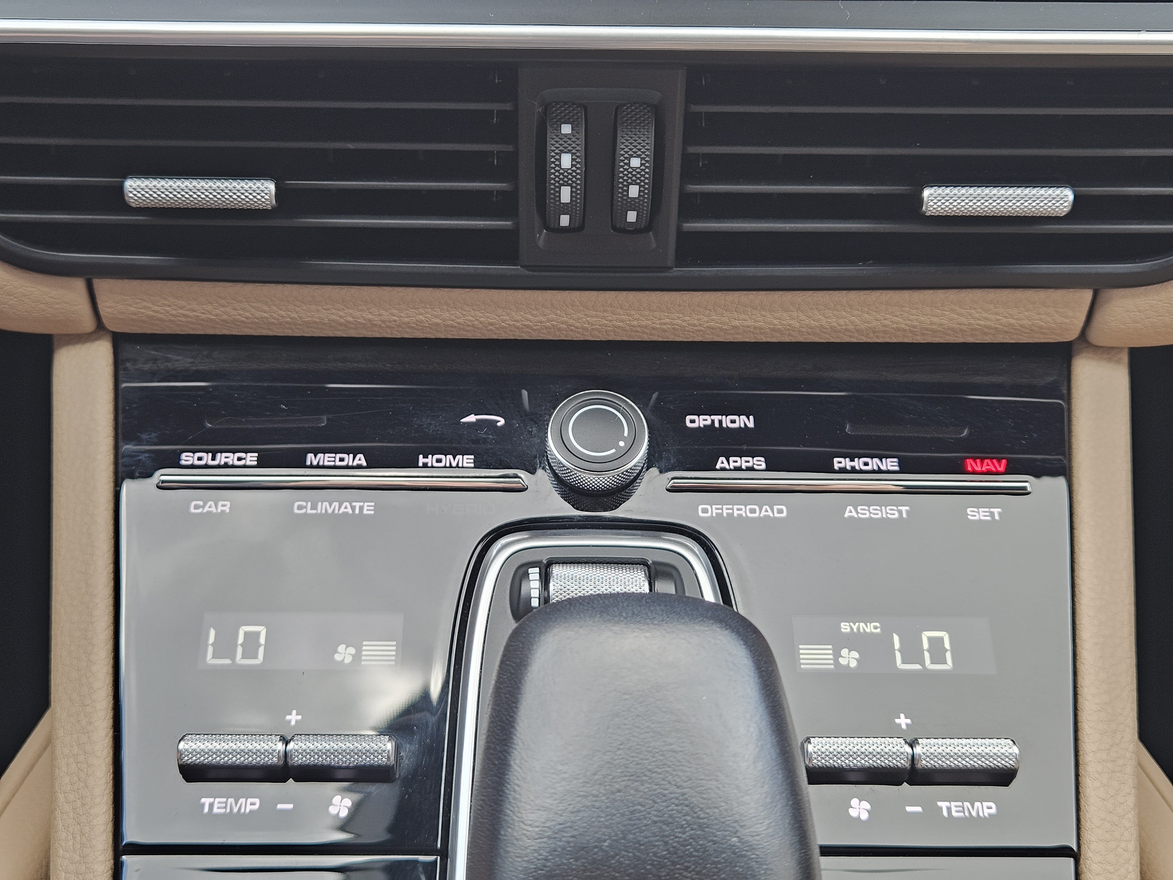 Certified 2023 Porsche Cayenne AWD/4WD image 19