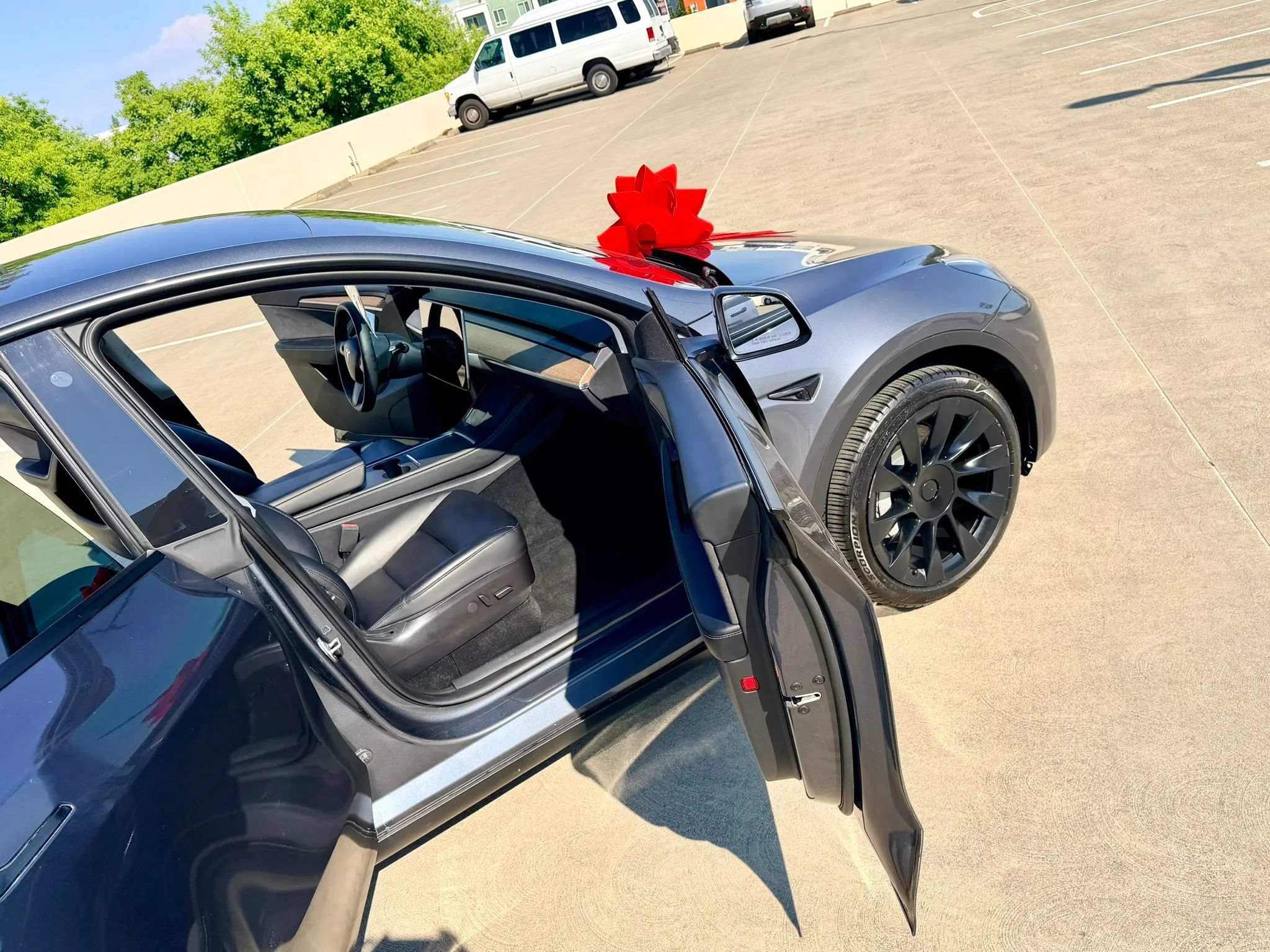 Used 2023 Tesla Model Y Long Range AWD/4WD image 33