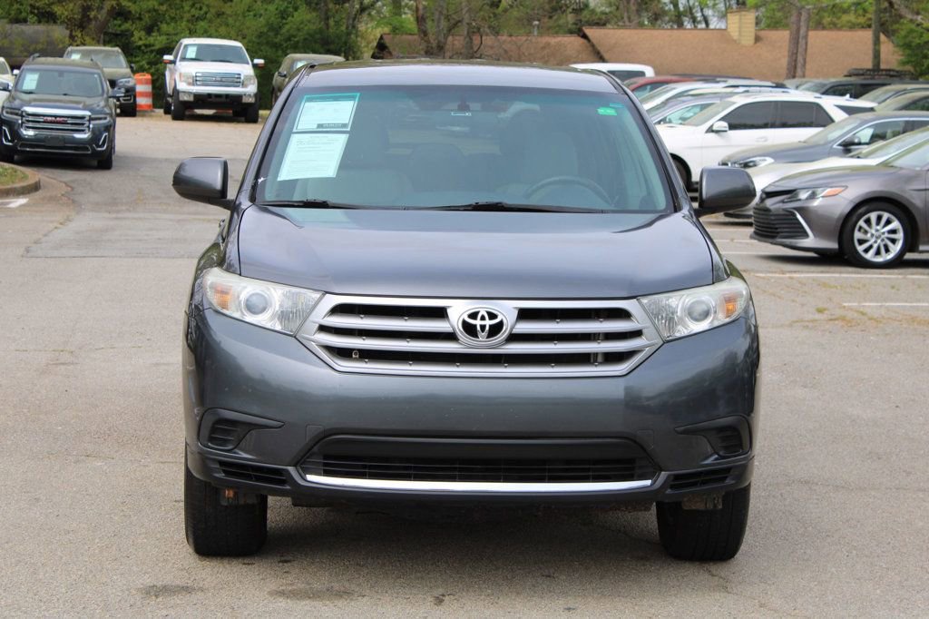 Used 2013 Toyota Highlander Plus w/ Cold Weather Pkg image 2
