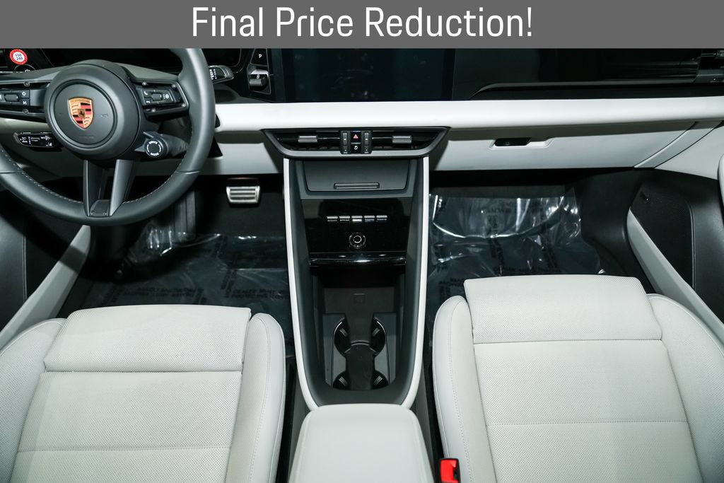 Used 2025 Porsche Macan 4S Electric AWD/4WD image 34