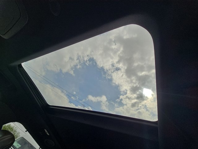 Used 2024 Ford Explorer King Ranch w/ Technology Package image 15