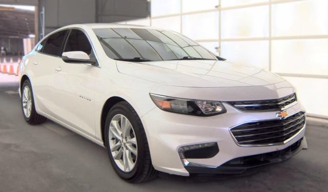 Used 2016 Chevrolet Malibu LT w/ Leather Package FWD image 10