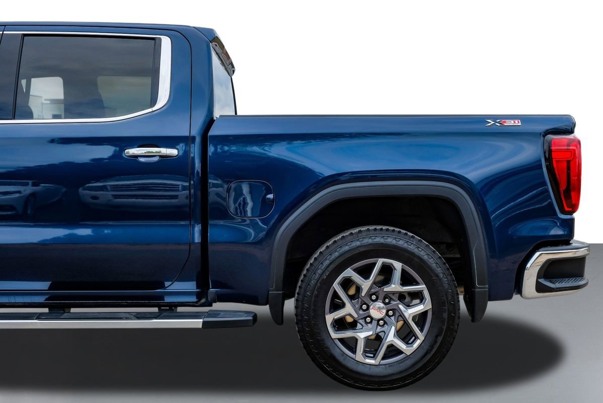 Used 2023 GMC Sierra 1500 SLT AWD/4WD image 11