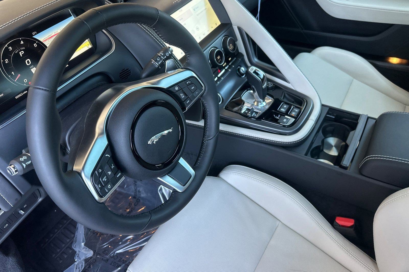 New 2024 Jaguar F-TYPE R-Dynamic RWD image 4
