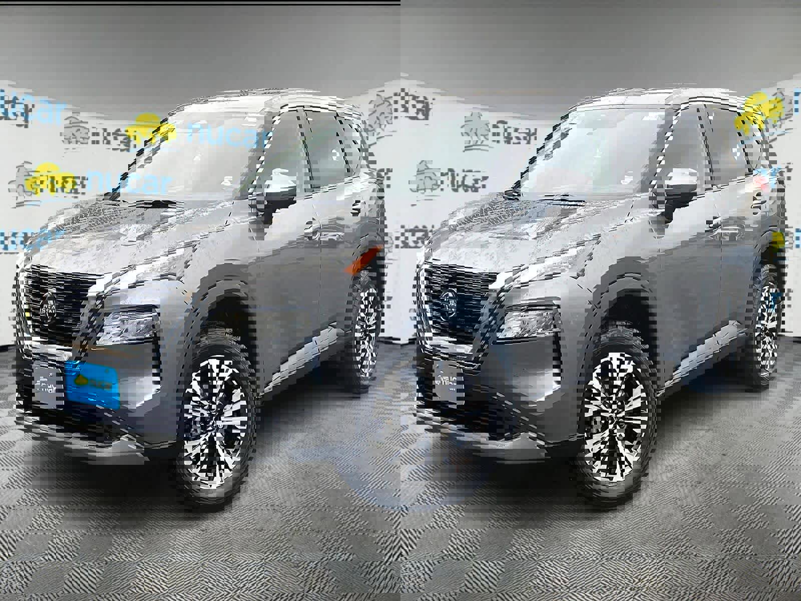 Used 2023 Nissan Rogue SV image 3