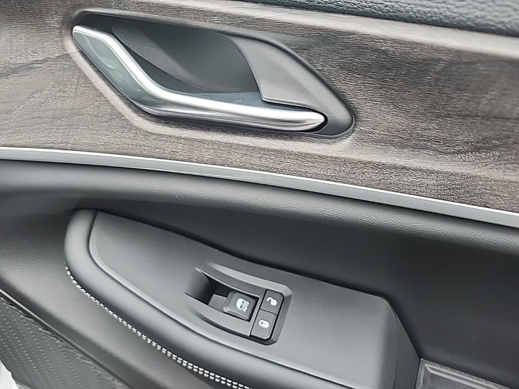 New 2025 Jeep Grand Cherokee L Limited w/ Black Appearance Package image 13