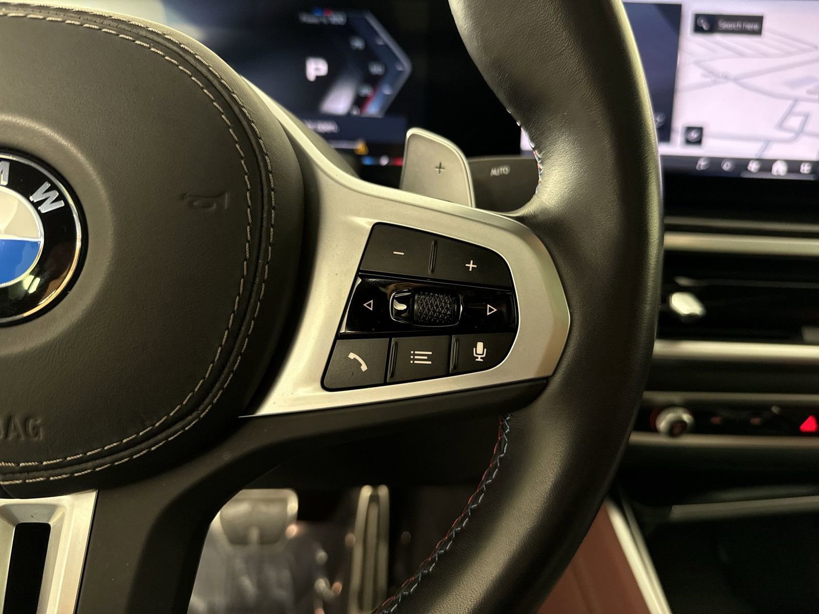 Used 2024 BMW X6 M60i w/ Executive Package image 14