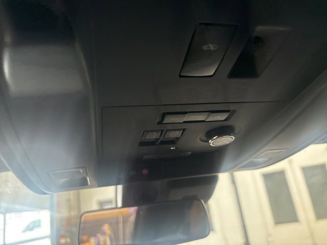 Used 2020 Cadillac Escalade ESV Platinum image 27