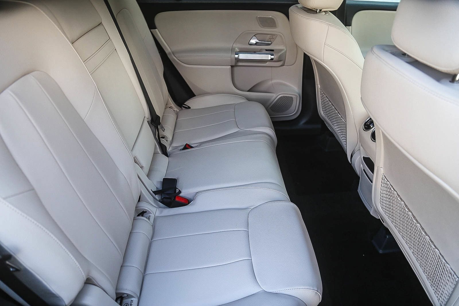 New 2026 Mercedes-Benz GLB 250 4MATIC image 17