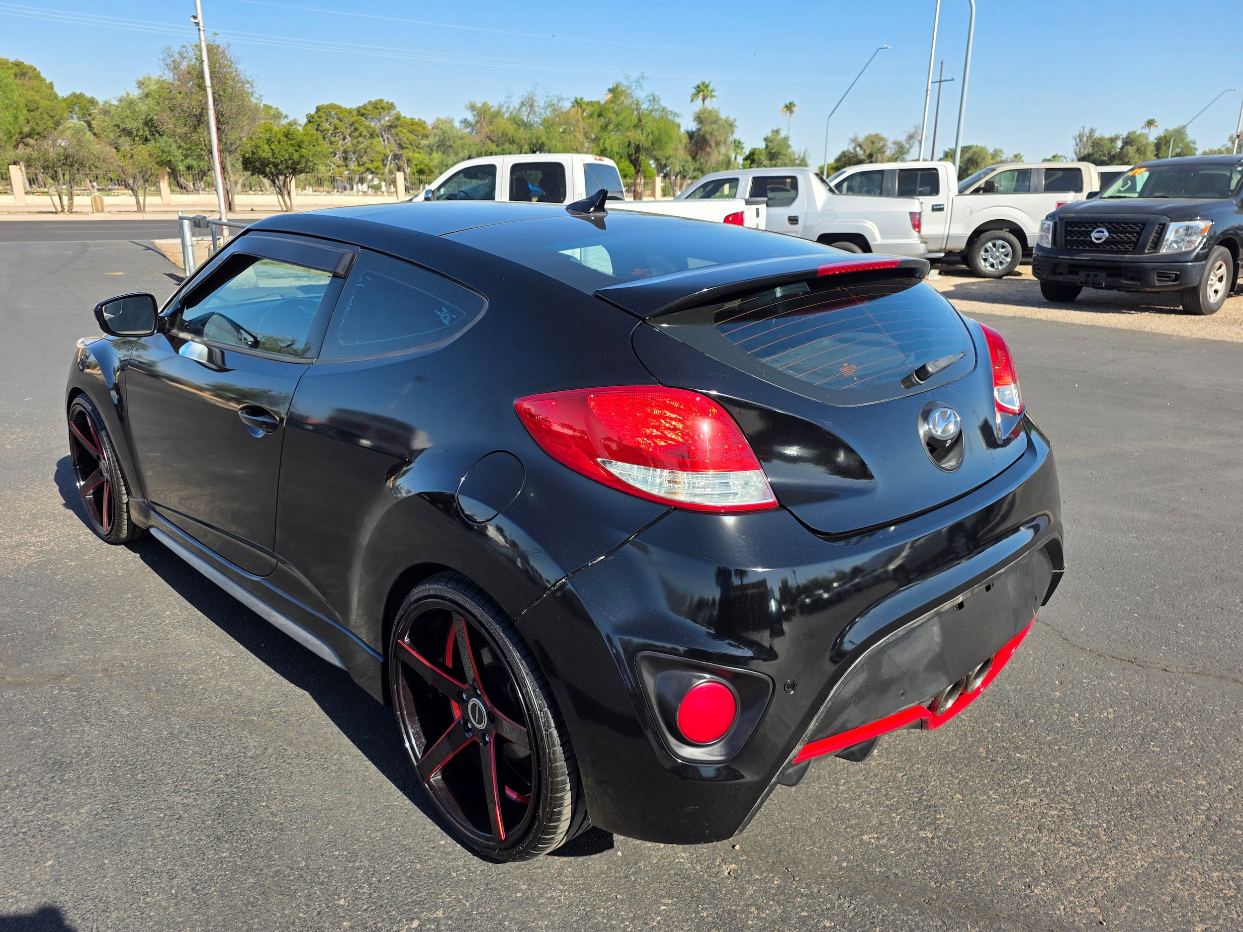 Used 2015 Hyundai Veloster Turbo w/ Option Group 04 FWD image 3