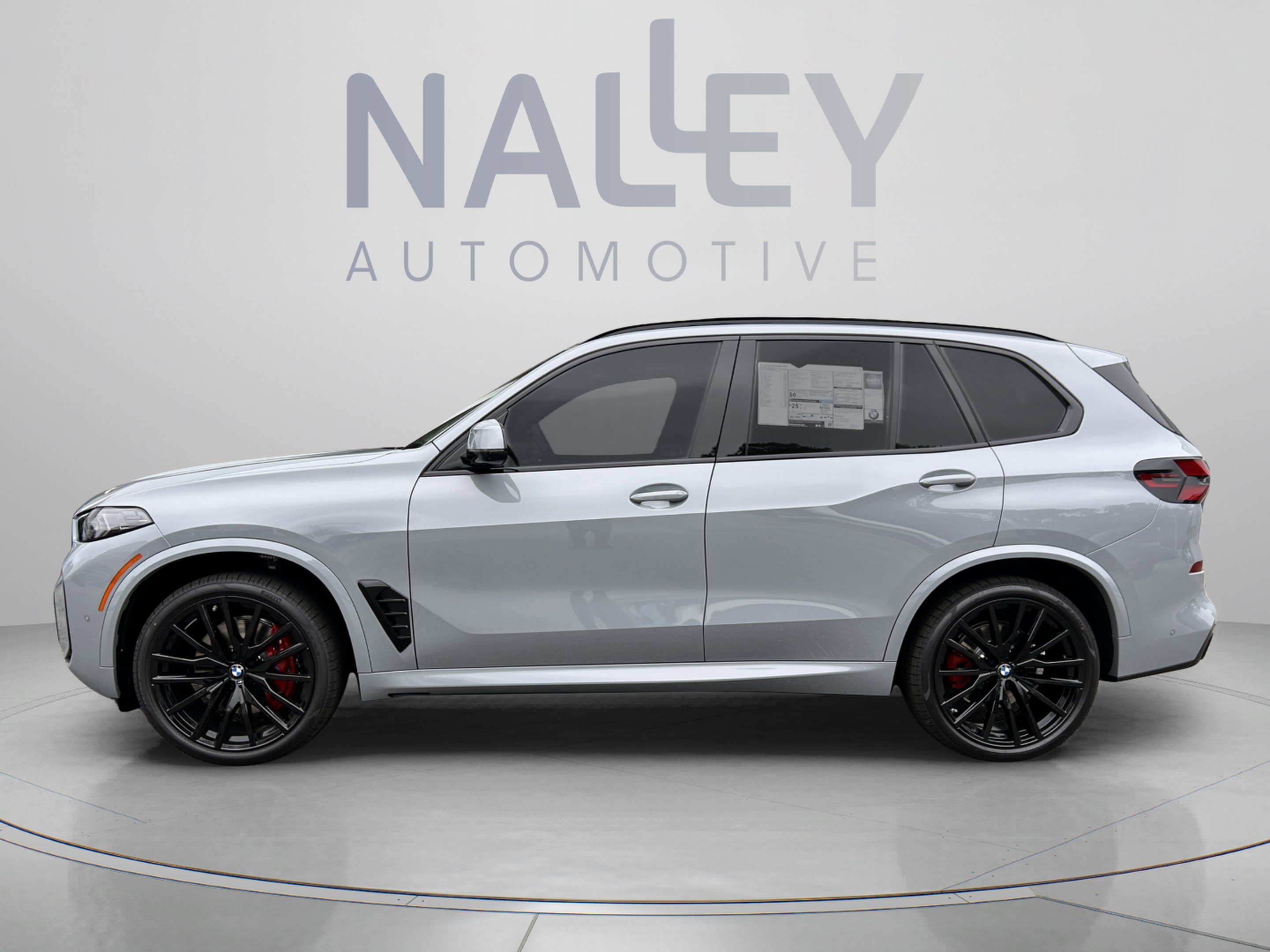 Used 2026 BMW X5 sDrive40i w/ M Sport Package RWD image 2