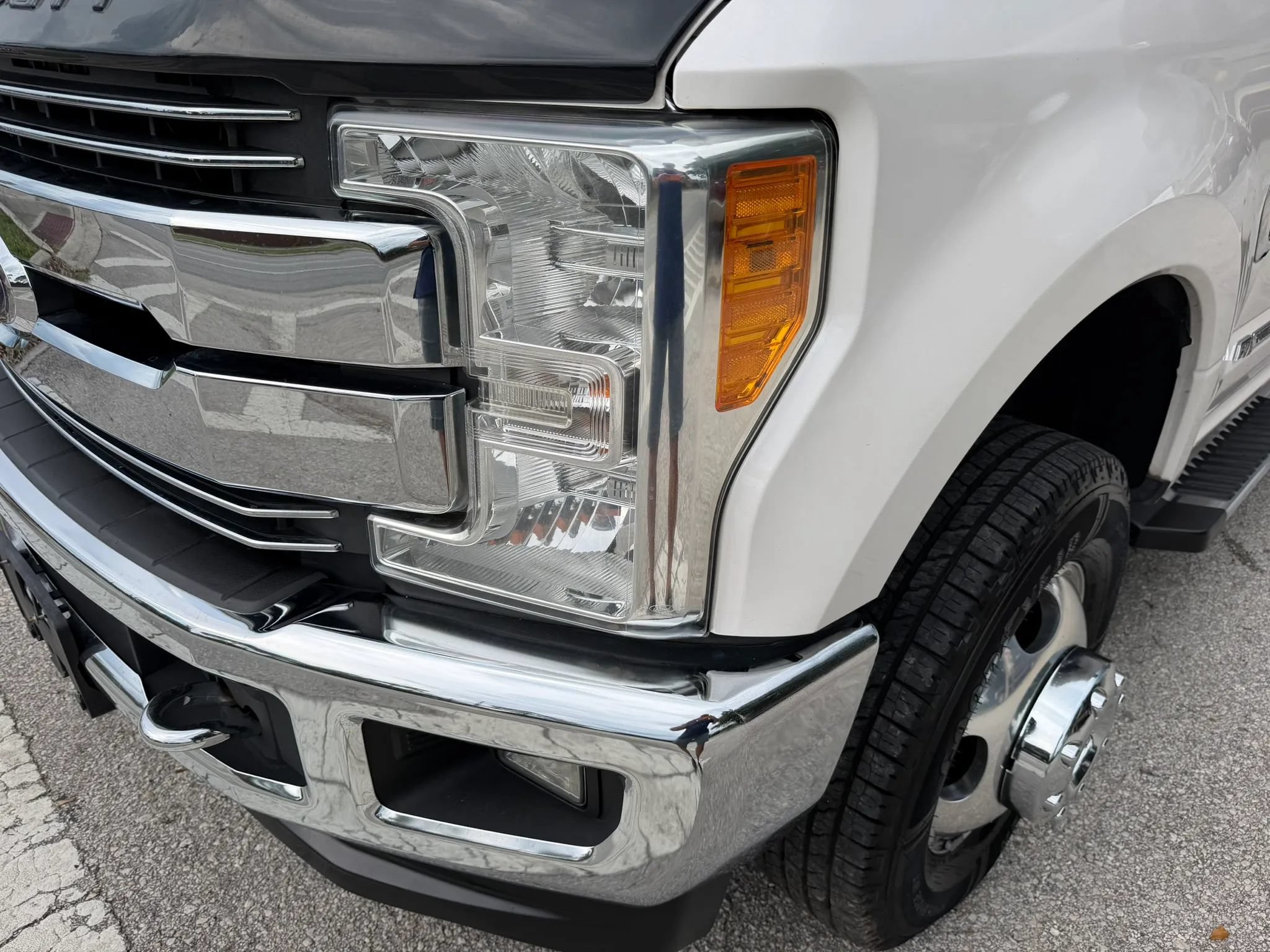 Used 2017 Ford F350 Lariat w/ Tow Technology Bundle AWD/4WD image 19