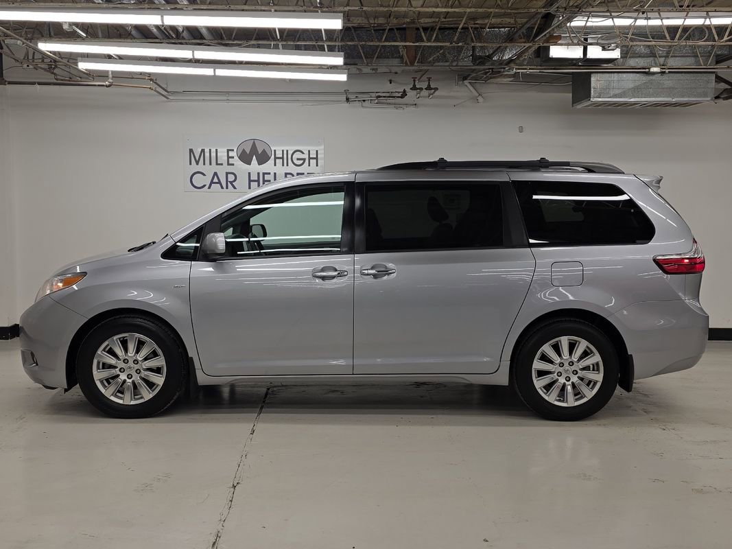 Used 2017 Toyota Sienna XLE Premium image 6