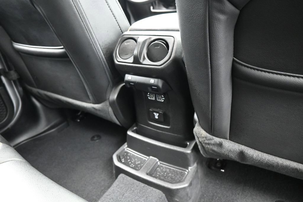 Used 2021 Jeep Wrangler Unlimited Sahara AWD/4WD image 39
