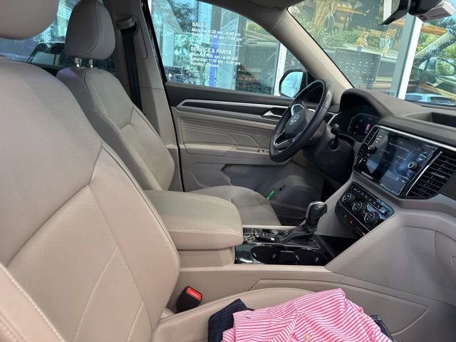 Used 2023 Volkswagen Atlas SE w/ Panoramic Sunroof Package FWD image 13