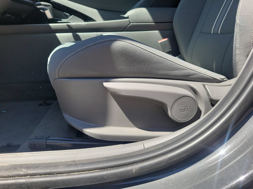 Used 2024 Hyundai Elantra SEL w/ Convenience Package FWD image 16