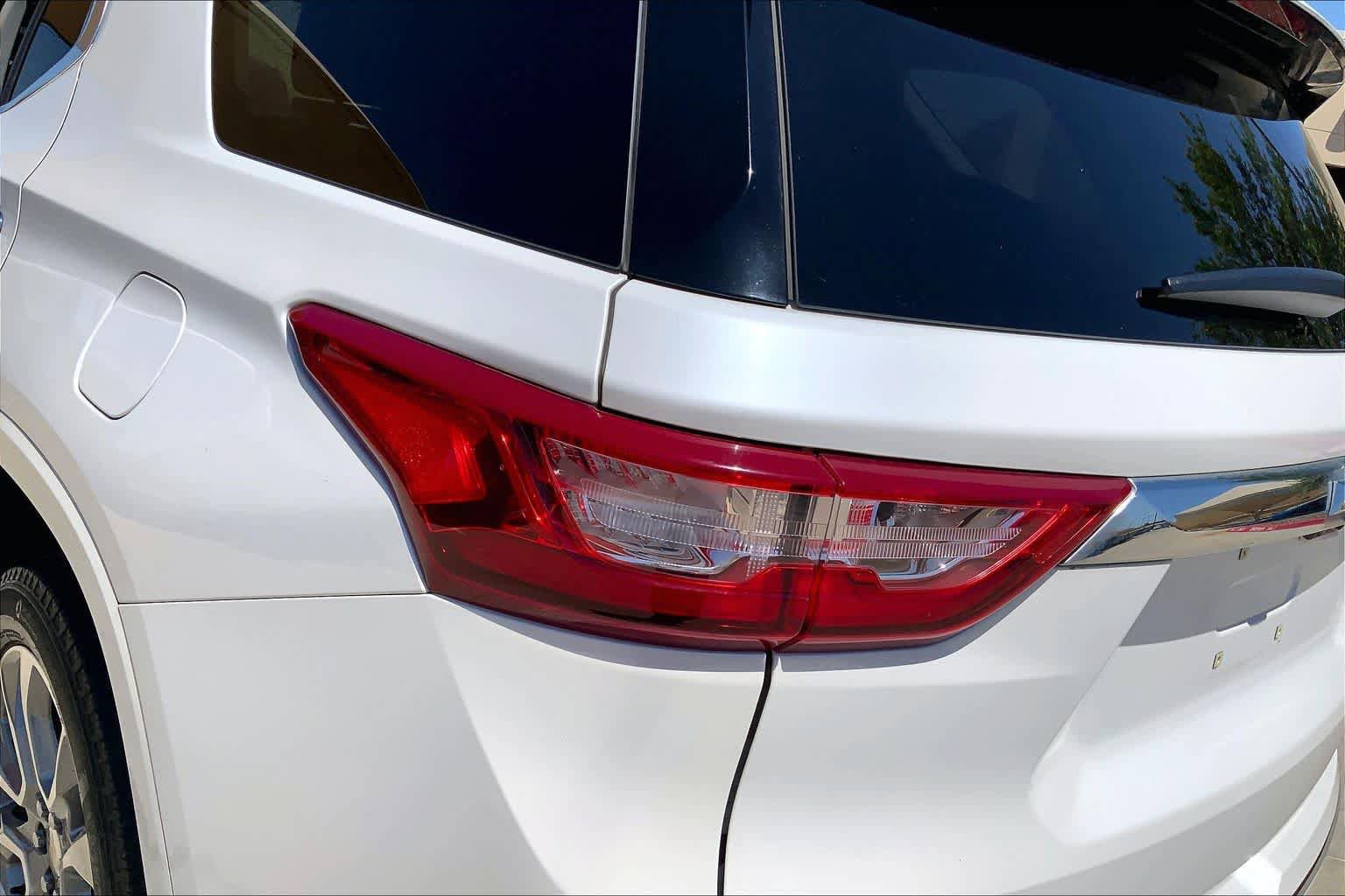 Used 2019 Chevrolet Traverse Premier w/ LPO, Floor Liner Package FWD image 28