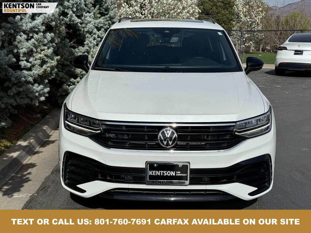 Used 2022 Volkswagen Tiguan SE R-Line image 2
