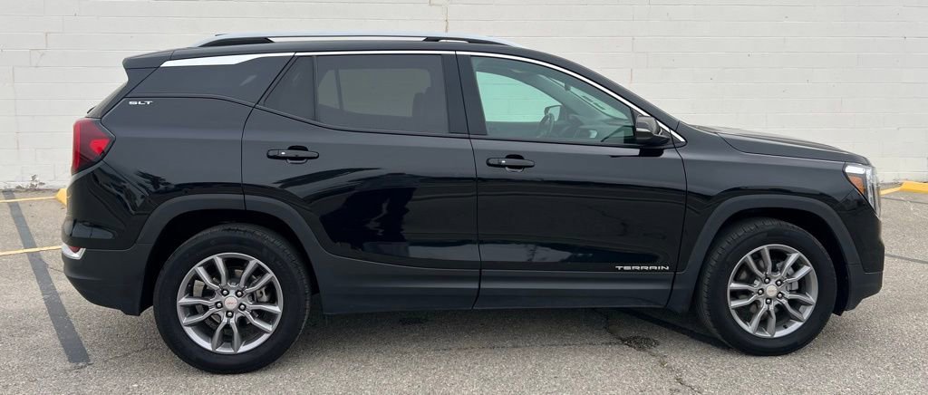 Used 2024 GMC Terrain SLT image 6
