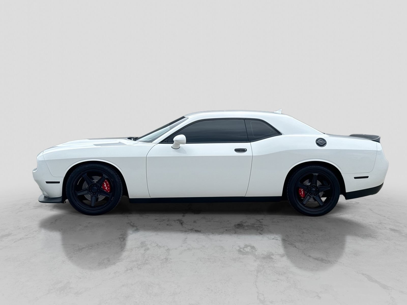 Used 2019 Dodge Challenger R/T w/ Driver Convenience Group RWD image 3