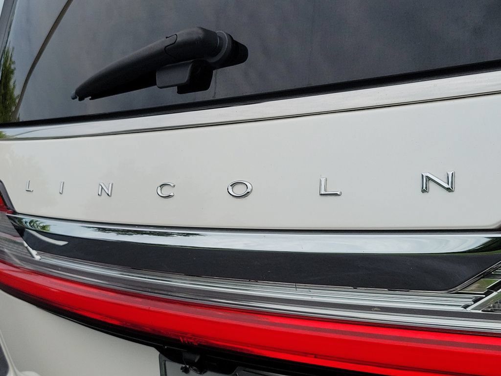 Used 2018 Lincoln Navigator Select w/ Cargo Package RWD image 8