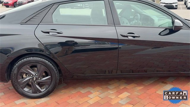 Used 2023 Hyundai Elantra SEL image 3