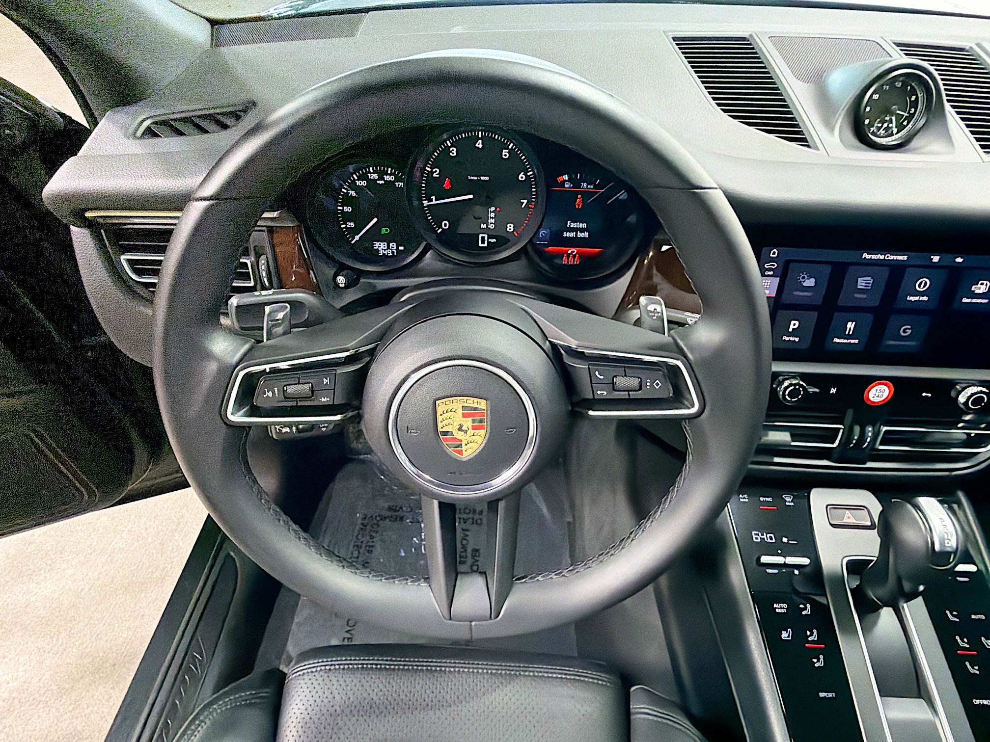 Certified 2022 Porsche Macan AWD/4WD image 38