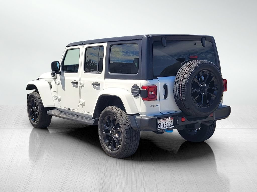 Used 2023 Jeep Wrangler Unlimited Sahara w/ Cold Weather Group AWD/4WD image 6