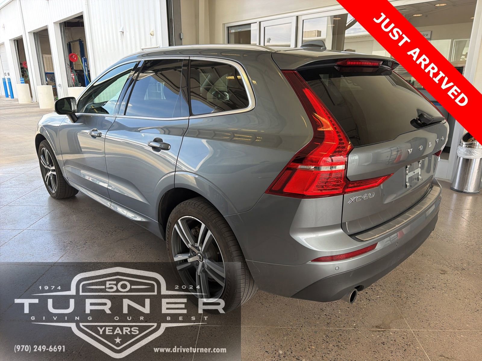 Used 2020 Volvo XC60 T6 Momentum w/ Protection Package Premier AWD/4WD image 3