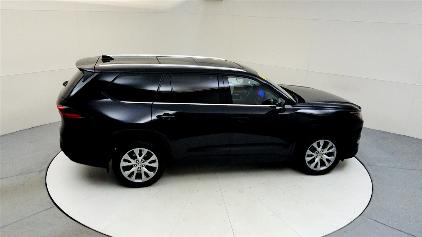 Used 2024 Toyota Grand Highlander Limited image 18