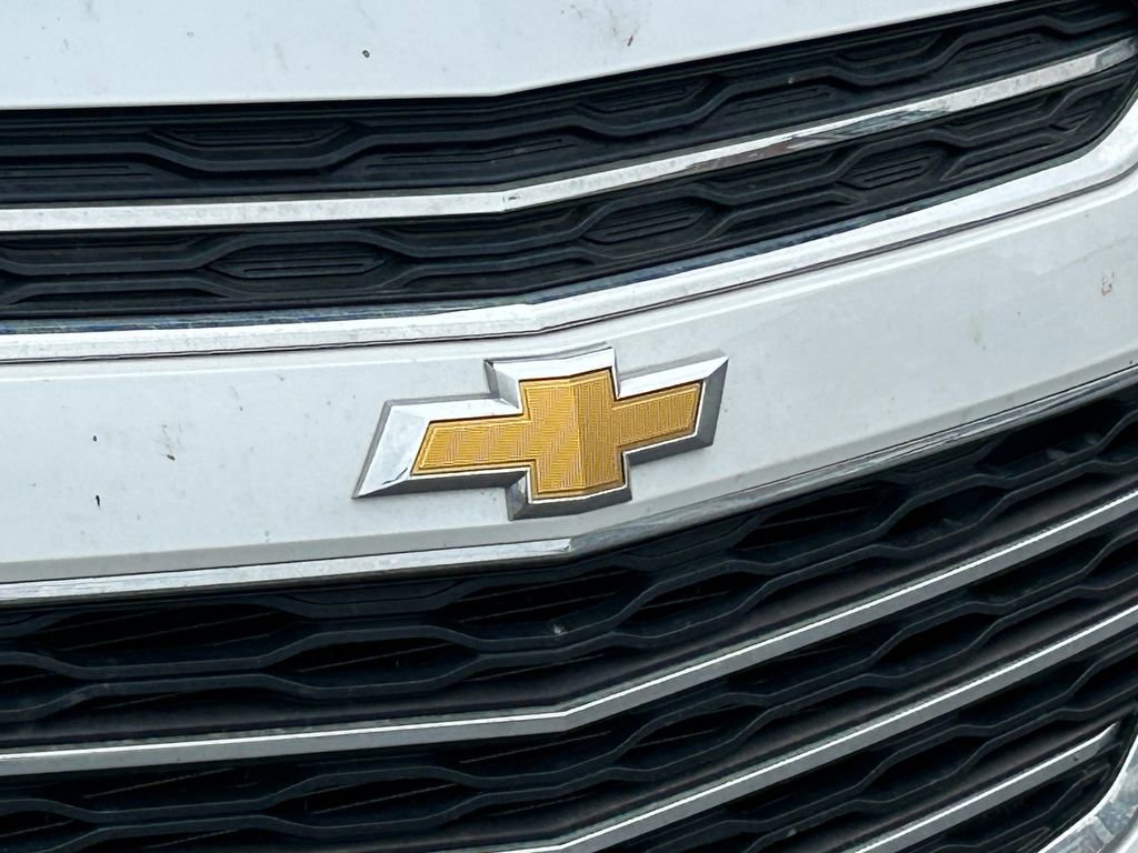 Used 2017 Chevrolet Equinox LT w/ Convenience Package FWD image 11